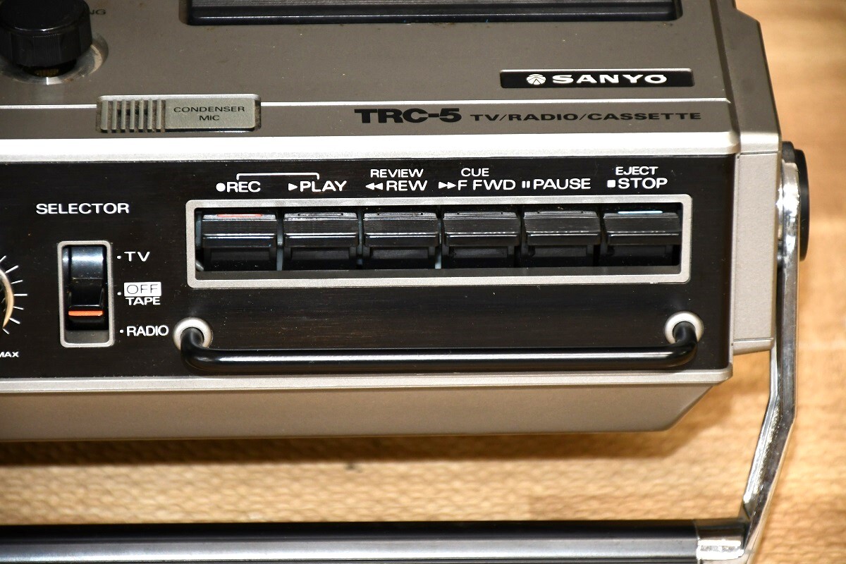 NY5-36[ утиль ]SANYO с телевизором магнитола TRC-5 Sanyo Electric магнитола retro подлинная вещь телевизор радио только радио просмотр возможно б/у товар 