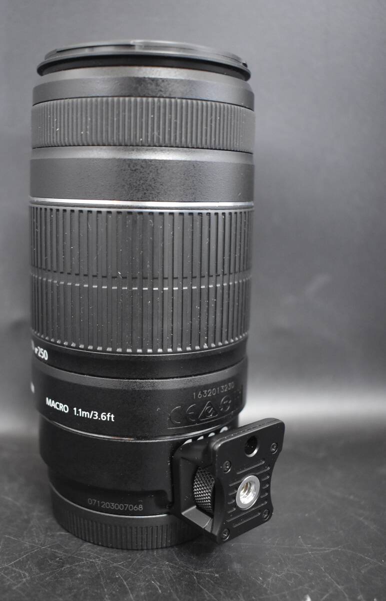 W5-68 【現状品】 Canon キヤノン EF-S 55-250mm F4-5.6 IS II 一眼カメラ レンズ / EF-EOS M マウントアダプター 付き _画像5
