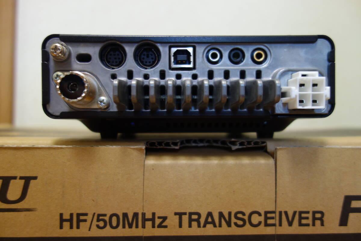 送料無料 美品 八重洲無線 HF/50MHz帯 50W オールモードトランシーバー FT-891Mの画像4