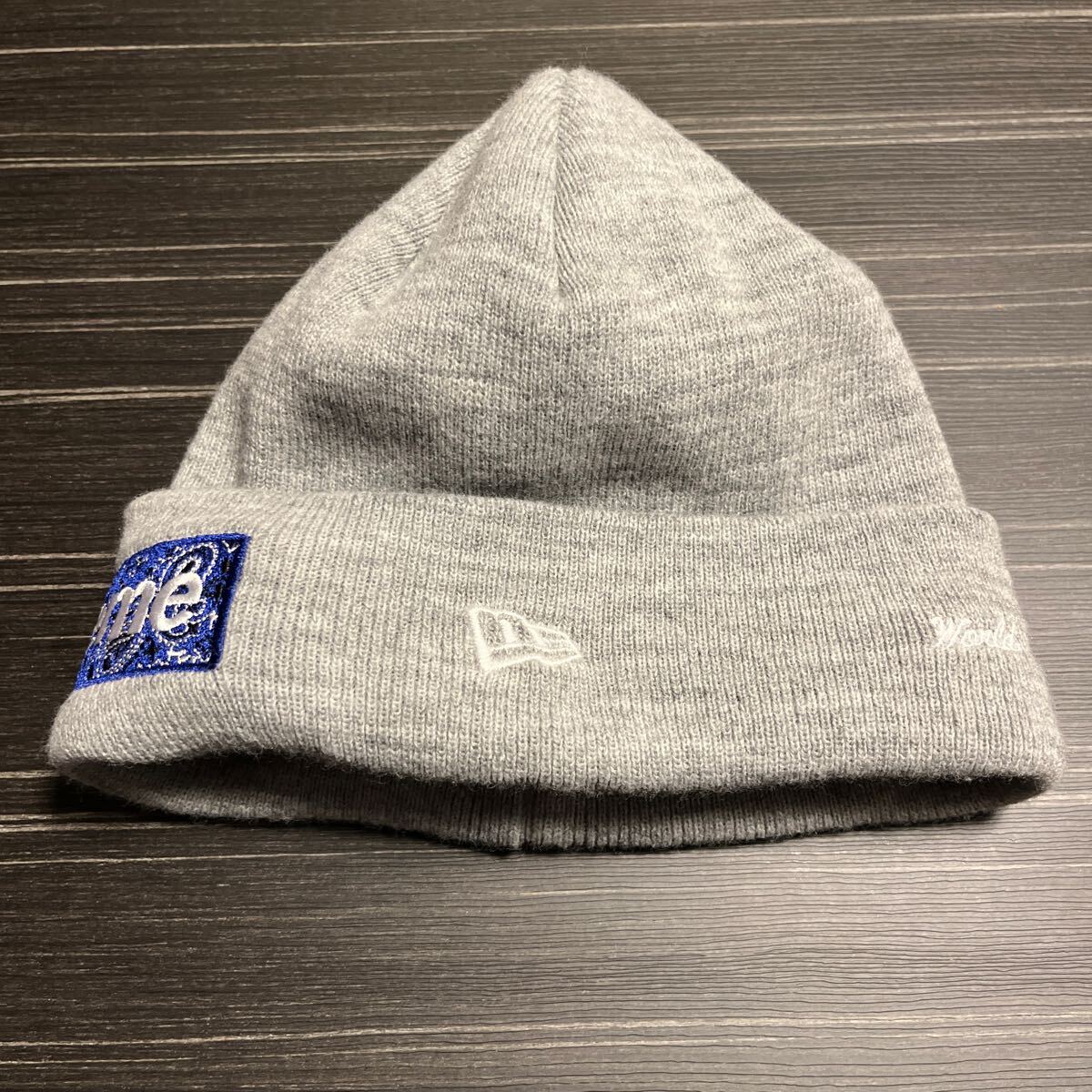 【中古美品送料無料】　Supreme New Era Box Logo Beanie Grey シュプリーム バンダナ ニューエラ ボックス ロゴ ビーニー グレー_画像3