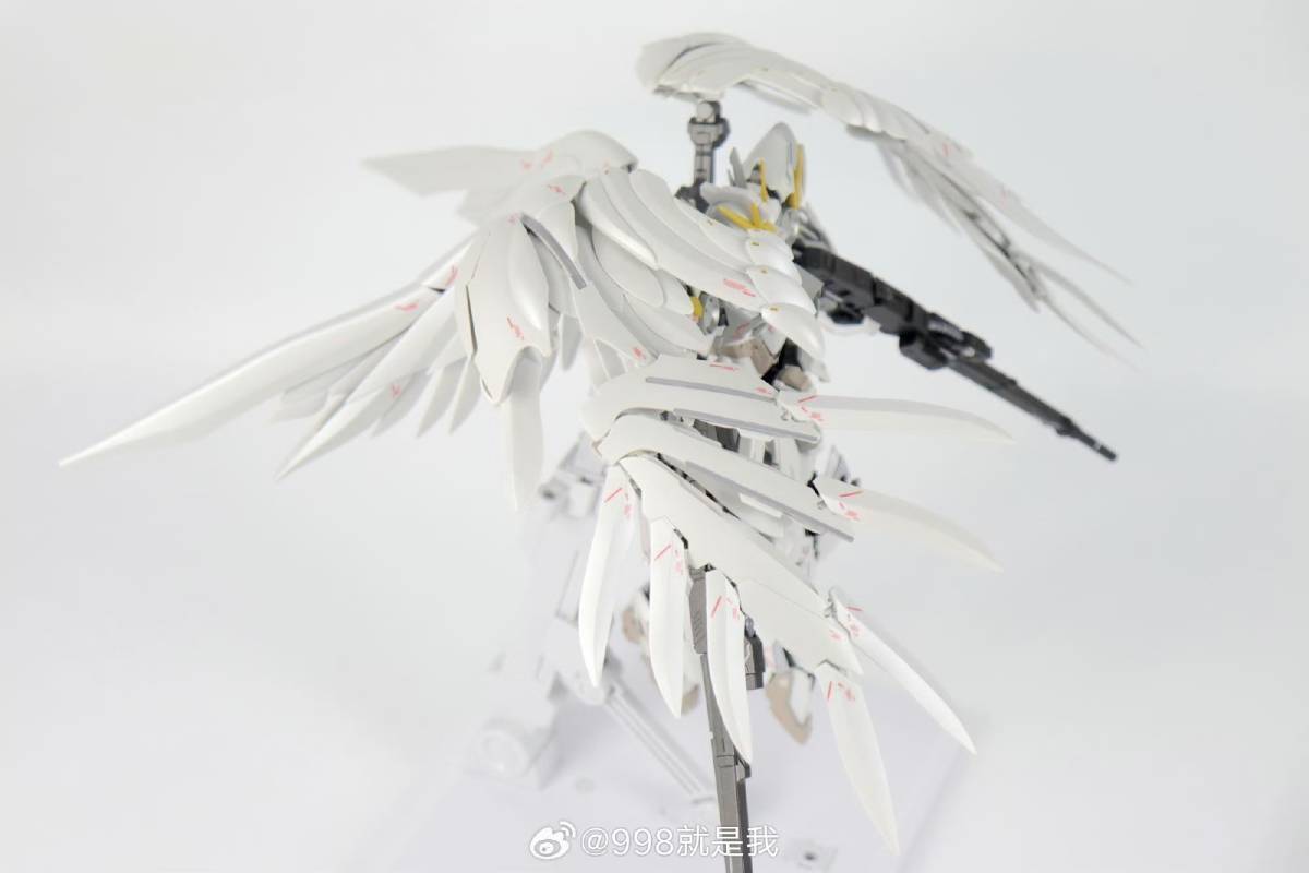 DABAN MODEL MG 1/100 ウイングガンダム スノーホワイトプレリュード 白雪姫 FIX 海外製プラモデル　未組立品　8827_画像3