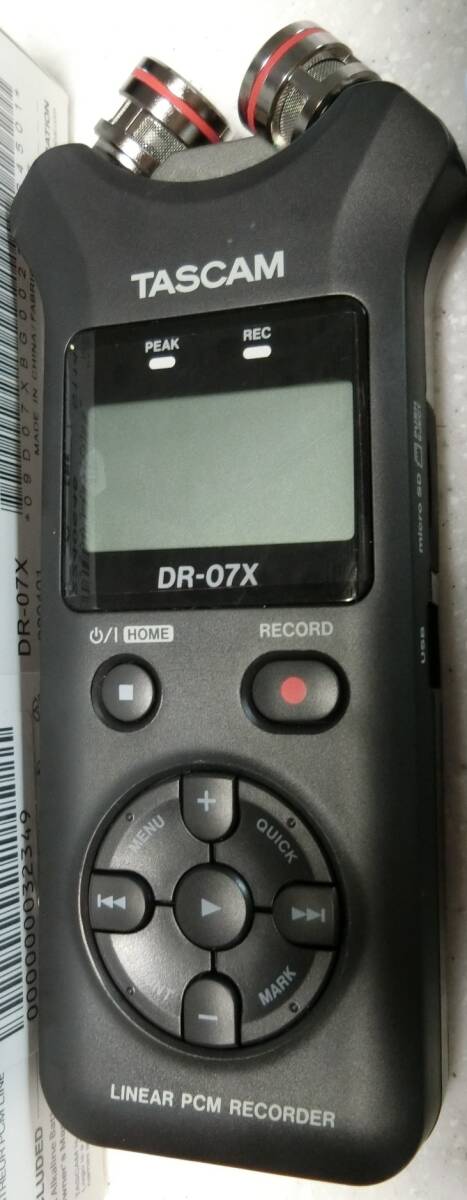 ♪♪新品同様　TASCAM　DR-０７X　MicroSD（６４GB)付　中古　美品♪♪_画像1
