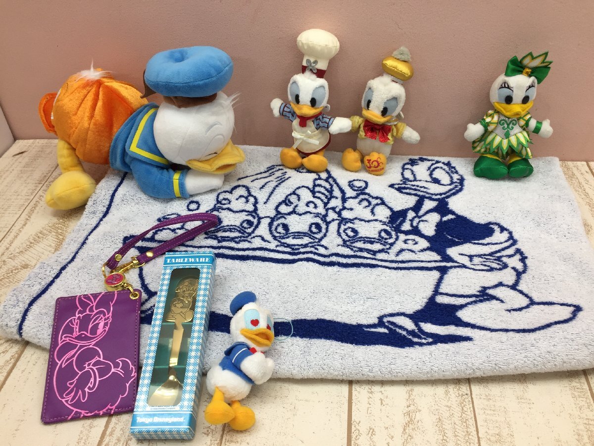 * Disney TDR Donald & daisy 8 point soft toy soft toy badge towel another 6P231 [80]
