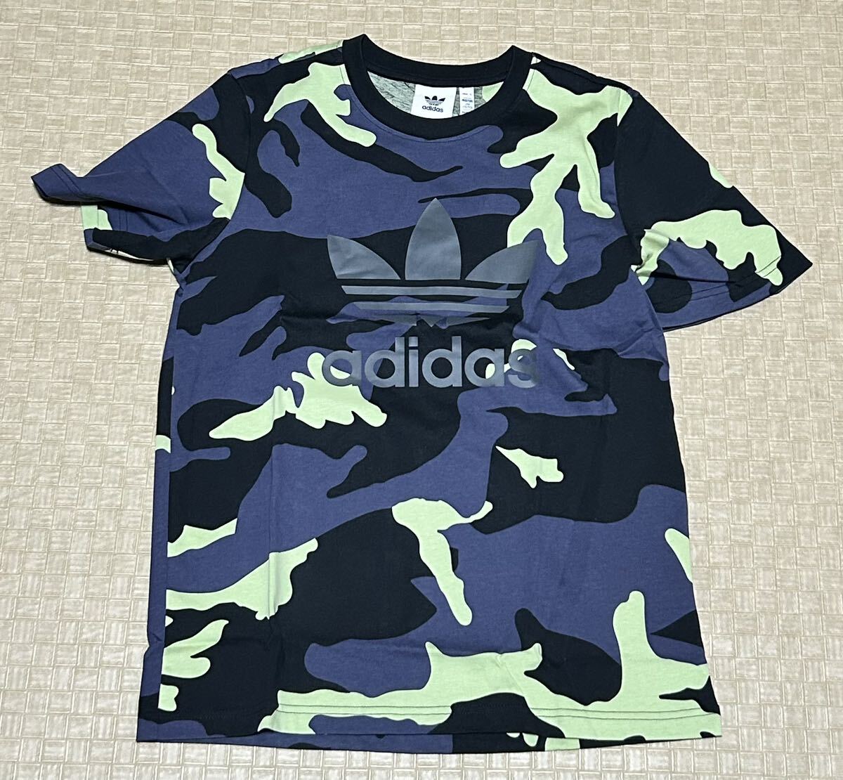 adidas・ORIGINALS M CAMO AOP TEE アディダス オリジナルス グラフィック カモ 迷彩柄 半袖Tシャツ・M サイズ・新品_画像1