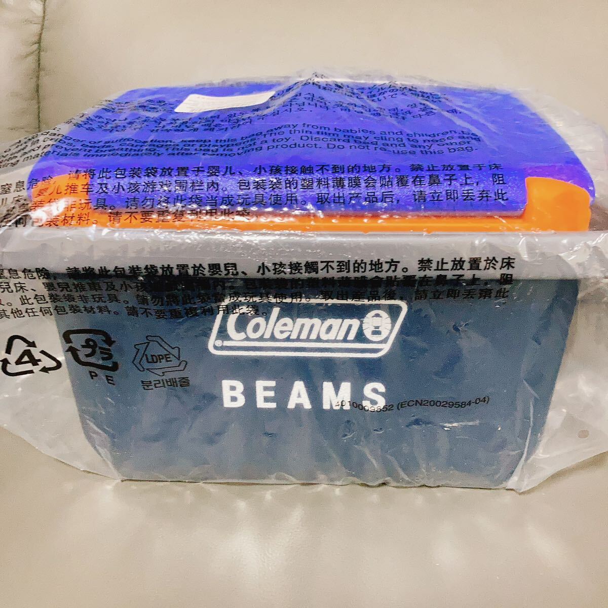 Coleman×BEAMS 別注 テイク6 クーラーボックス ネイビー ブルーの画像1