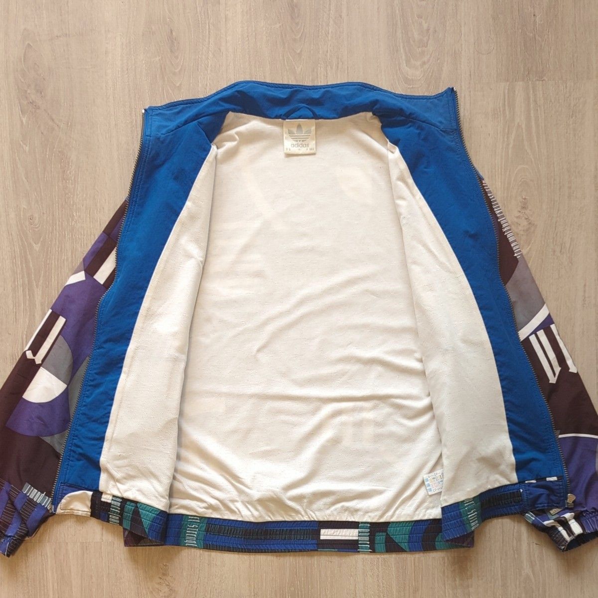 adidas 万国旗タグ ナイロンジャケット 90's|Yahoo!フリマ(旧 adidas 万国旗タグ ナイロンジャケット 90's|Yahoo!フリマ(旧