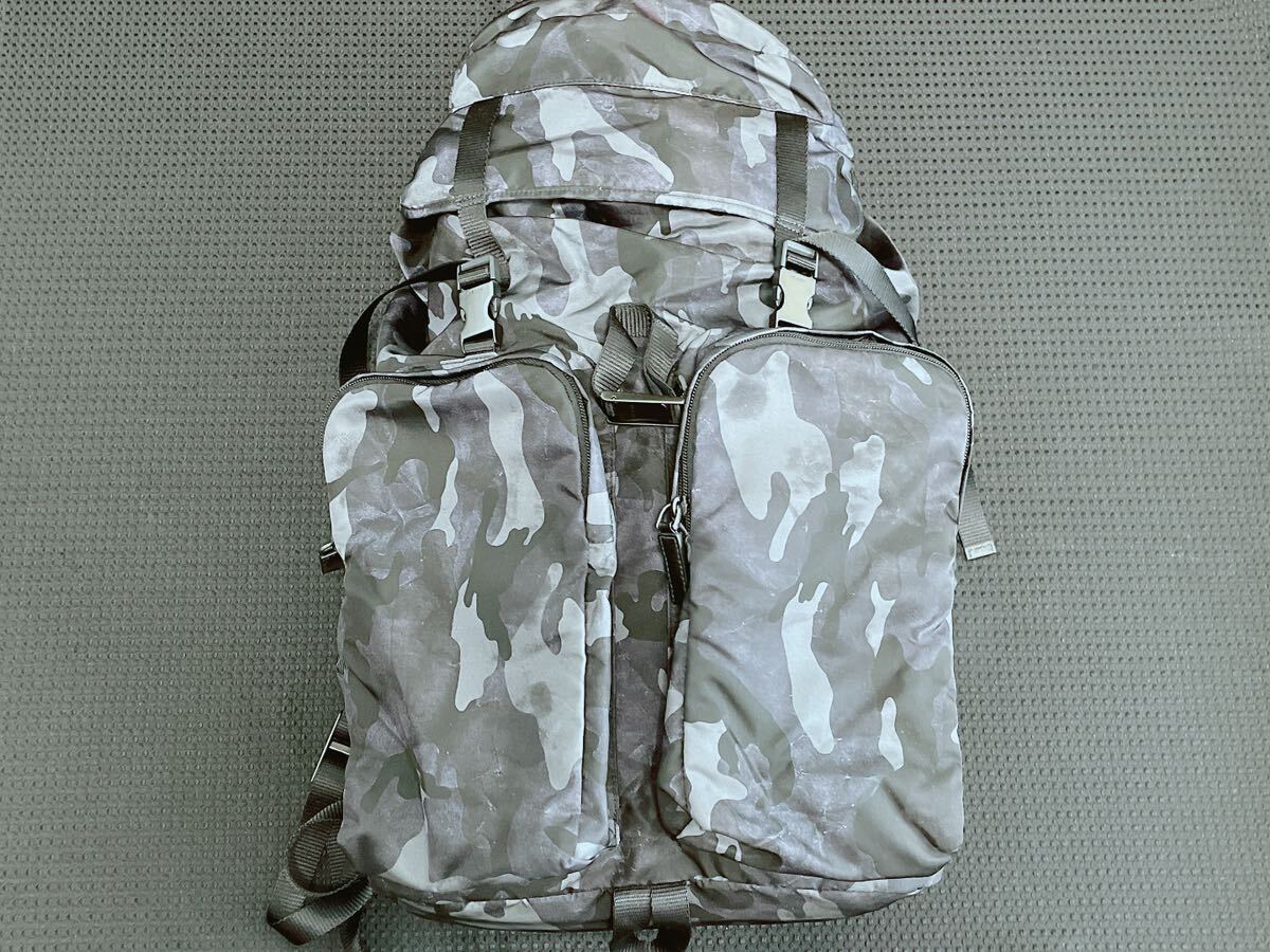 ☆希少美品!! 名作 プラダ PRADA V136 バックパック リュック 正規品 カモフラ柄 TESSUTO CAMOUFLの画像1