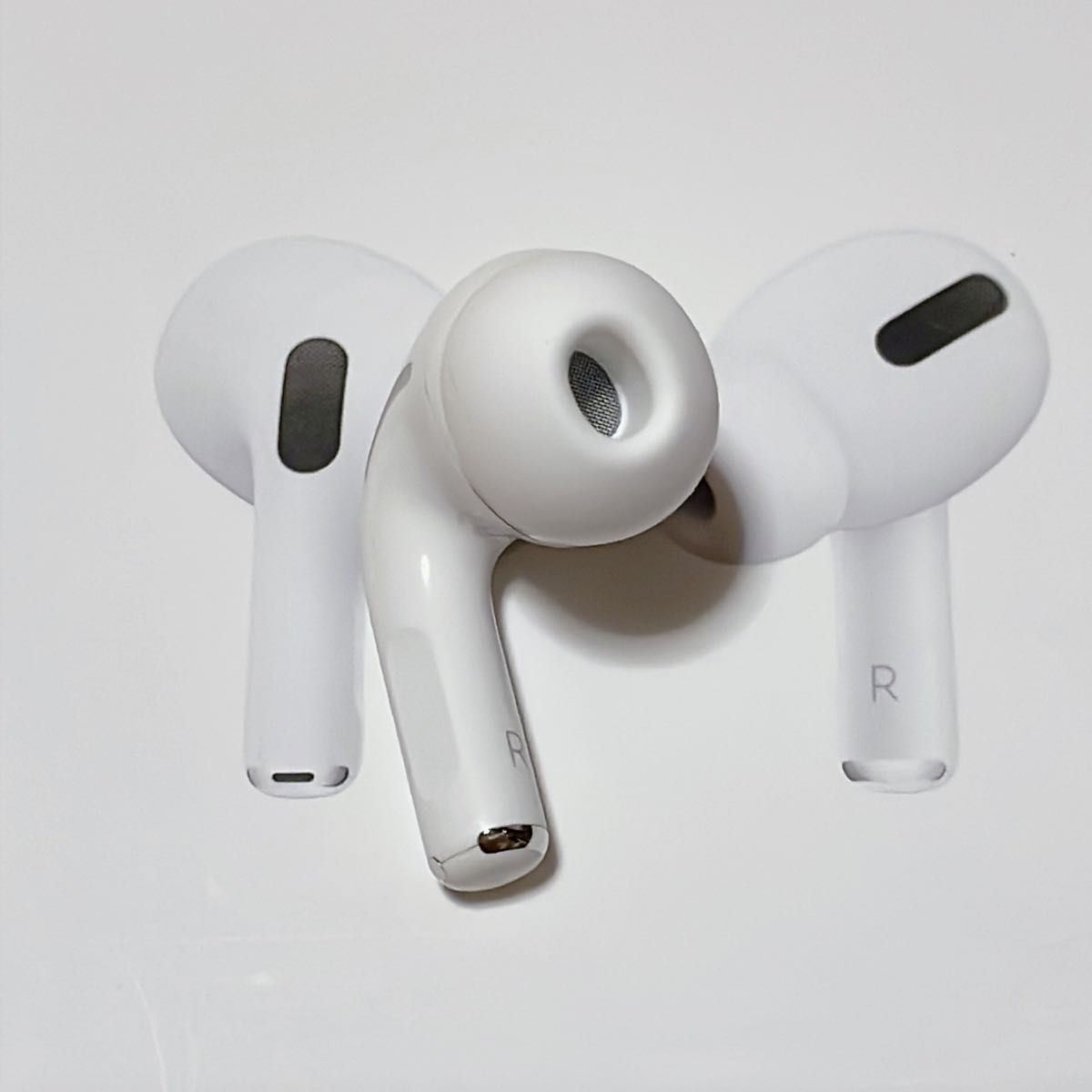 美品! Apple国内正規品 AirPodsPro 右耳のみ 美品! Apple国内正規品 AirPodsPro 右耳のみ