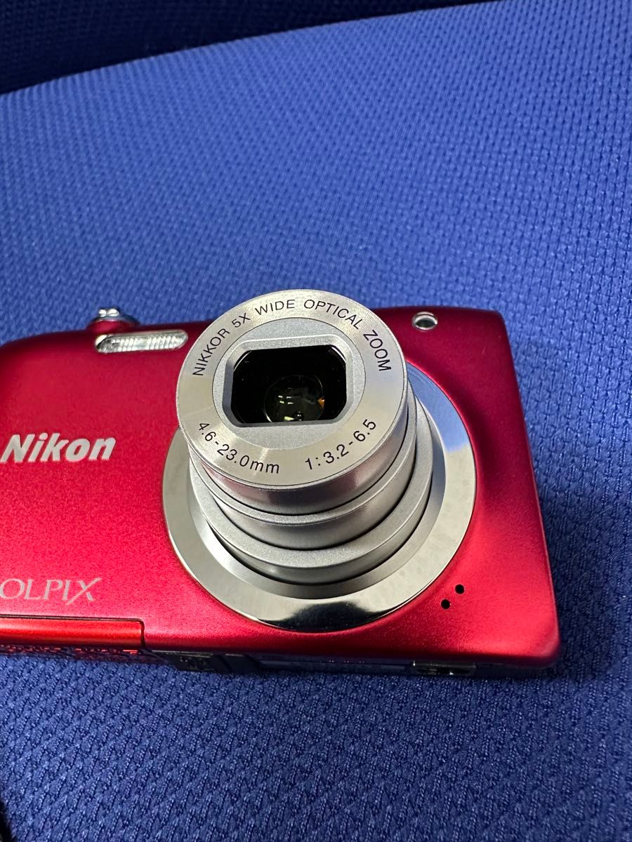 デジカメ Nikon ニコン COOLPIX A100 レッド 美品　ケース付き