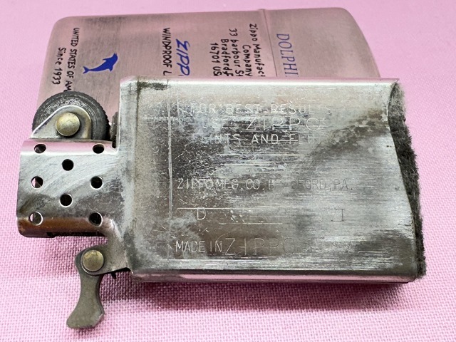 240514●○2000年製　Zippo　DOLPHIN　スリム　ジッポー　ライター　イルカ　オイルライター　アメリカ製　当時物　現状品○●_画像6