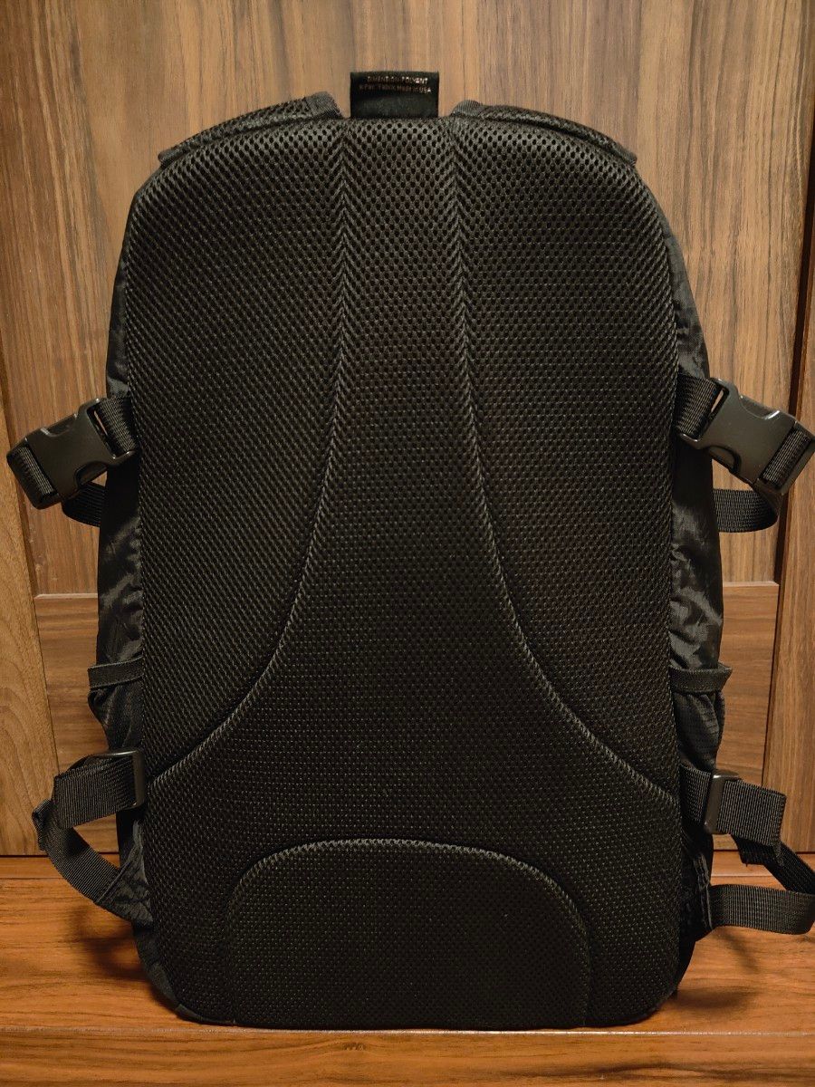 極美品!　一度のみ使用　Supreme 18AW リュックBackpack