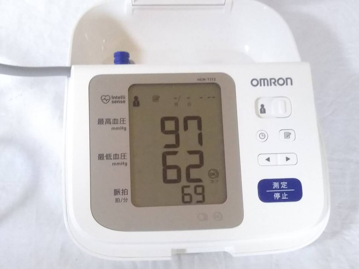 ★OMRON オムロン/自動電子血圧計/HEM-7313/上腕式/カフ/動作OK!!/現状渡しの画像2