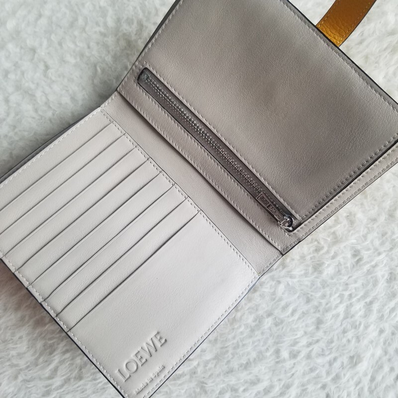 新品 訳あり LOEWE ロエベ バーティカル ウォレット ミディアム 2つ折り財布 ナルシスイエロー/ピーカン 124.12.S87.3934_画像5