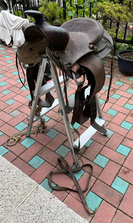 松本市発 乗馬鞍 乗馬用品 鐙 鞍 - 乗馬、馬術 松本市発 乗馬鞍 乗馬用品 鐙 鞍 - 乗馬、馬術