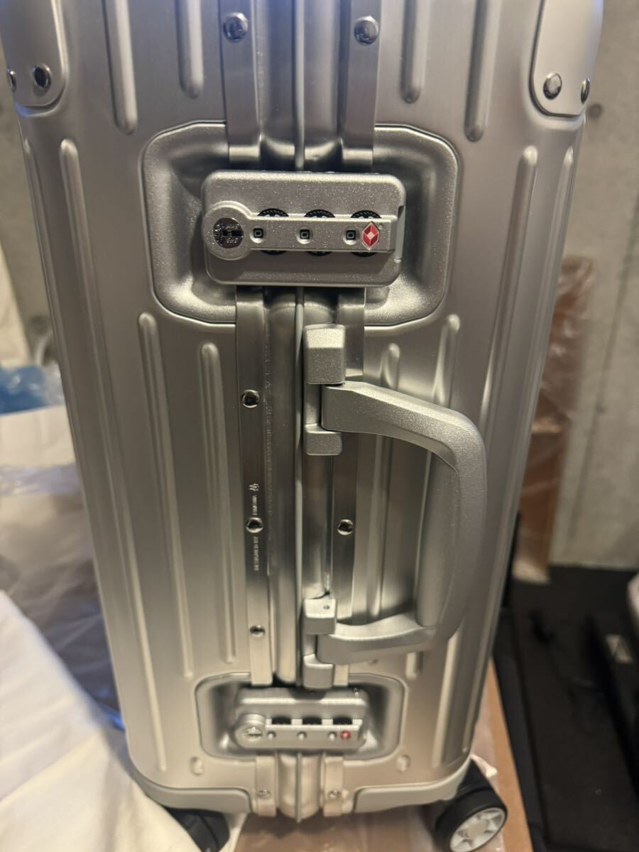 RIMOWA リモワ 9219011790ルフトハンザ エディションオリジナルキャビン　35L 4輪キャスター　スーツケース　未使用品　アルミシルバー_画像2