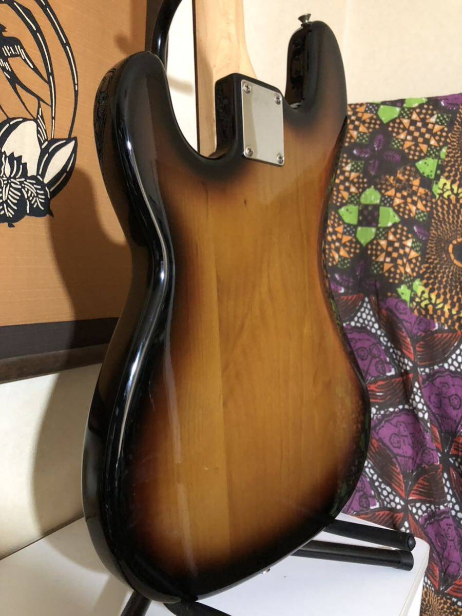 Fender Squier Classic Vibe \'60s Precision Bass 3-Color Sunburst fender skwaia base 