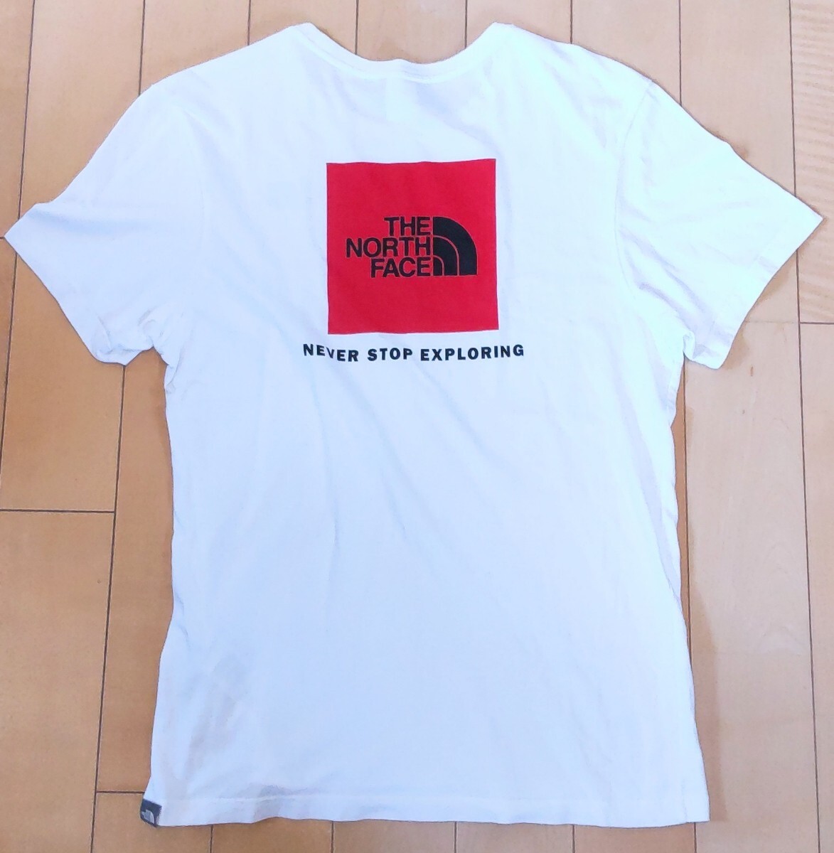 ノースフェイス THE NORTH FACE Tシャツ　ボックスロゴ　白×赤　ホワイト×レッド　メンズ　男性用　サイズM_画像1