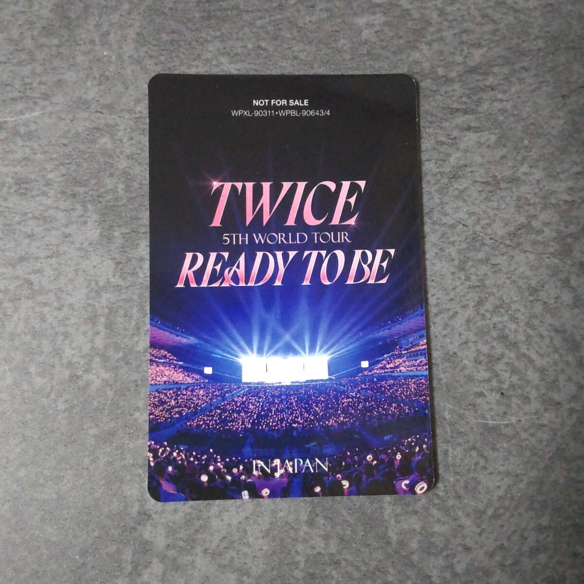 【公式商品】『【日本盤】TWICE 5TH WORLD TOUR 'READY TO BE' in JAPAN ＜初回限定盤Blu-ray＞(価格￥8,800)』の封入特典トレカ1枚(サナ)_画像3