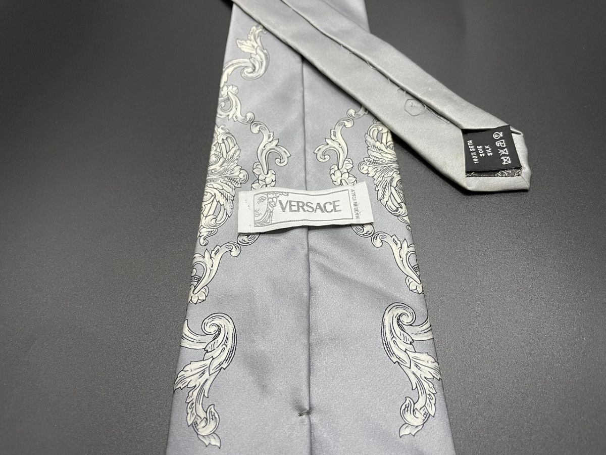 【超美品】VERSACE ヴェルサーチ 花柄 ネクタイ 3本以上送料無料 シルバーグレイ 0502224の画像2