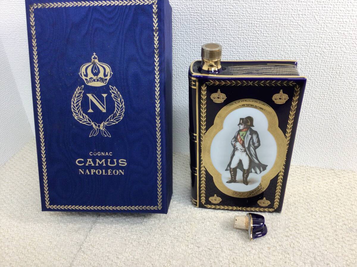 ★ 未開栓 ★ CAMUS カミュ ナポレオン ブック 青 陶器ボトル ブランデー コニャック 総重量約1252g 古酒_画像2