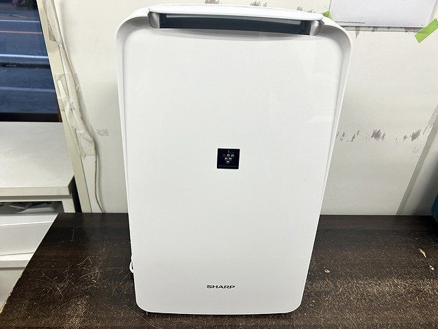 MMG47267 small * beautiful goods * SHARP sharp clothes dry dehumidifier CV-N71 2022 year made direct pick up welcome 