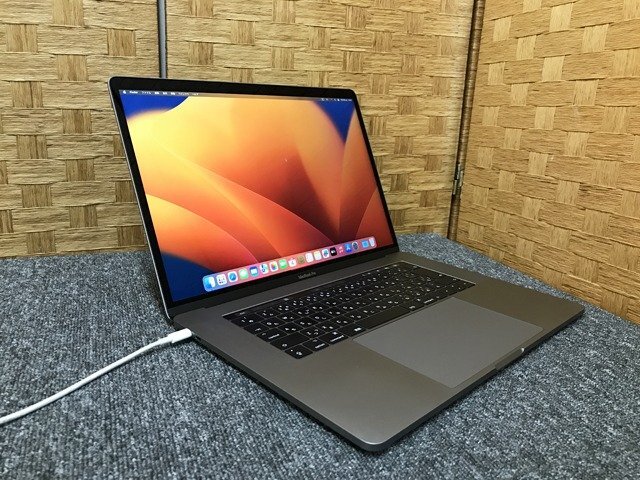 SMK437699相 Apple MacBook Pro A1707 15-inch 2017 Core i7-7920U メモリ16GB SSD512GB 直接お渡し歓迎_画像1