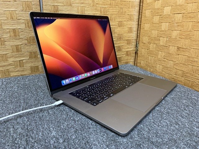 SMK437698相 Apple MacBook Pro A1707 15-inch 2017 Core i7-7820U メモリ16GB SSD512GB 直接お渡し歓迎_画像1