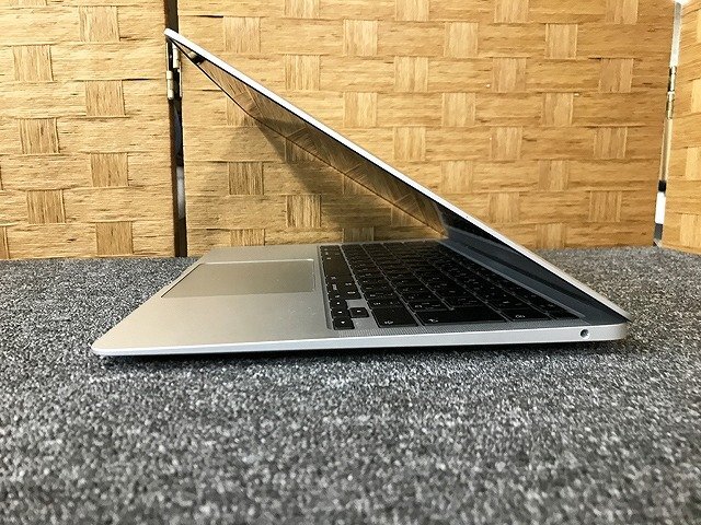 SDE99680相 Apple MacBook Air A2337 M1 2020 Apple M1 メモリ8GB SSD 256GB ジャンク 直接お渡し歓迎_画像4