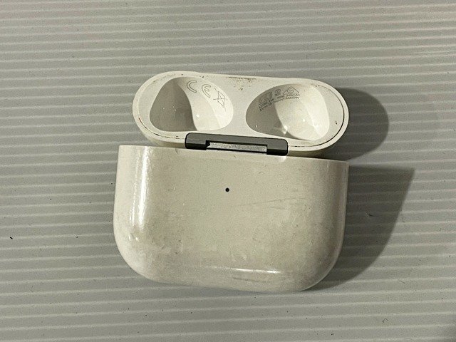 TNG01845相 AppleAir Pods エアーポッズ 第3世代 A2566 ジャンク 直接お渡し歓迎_画像4