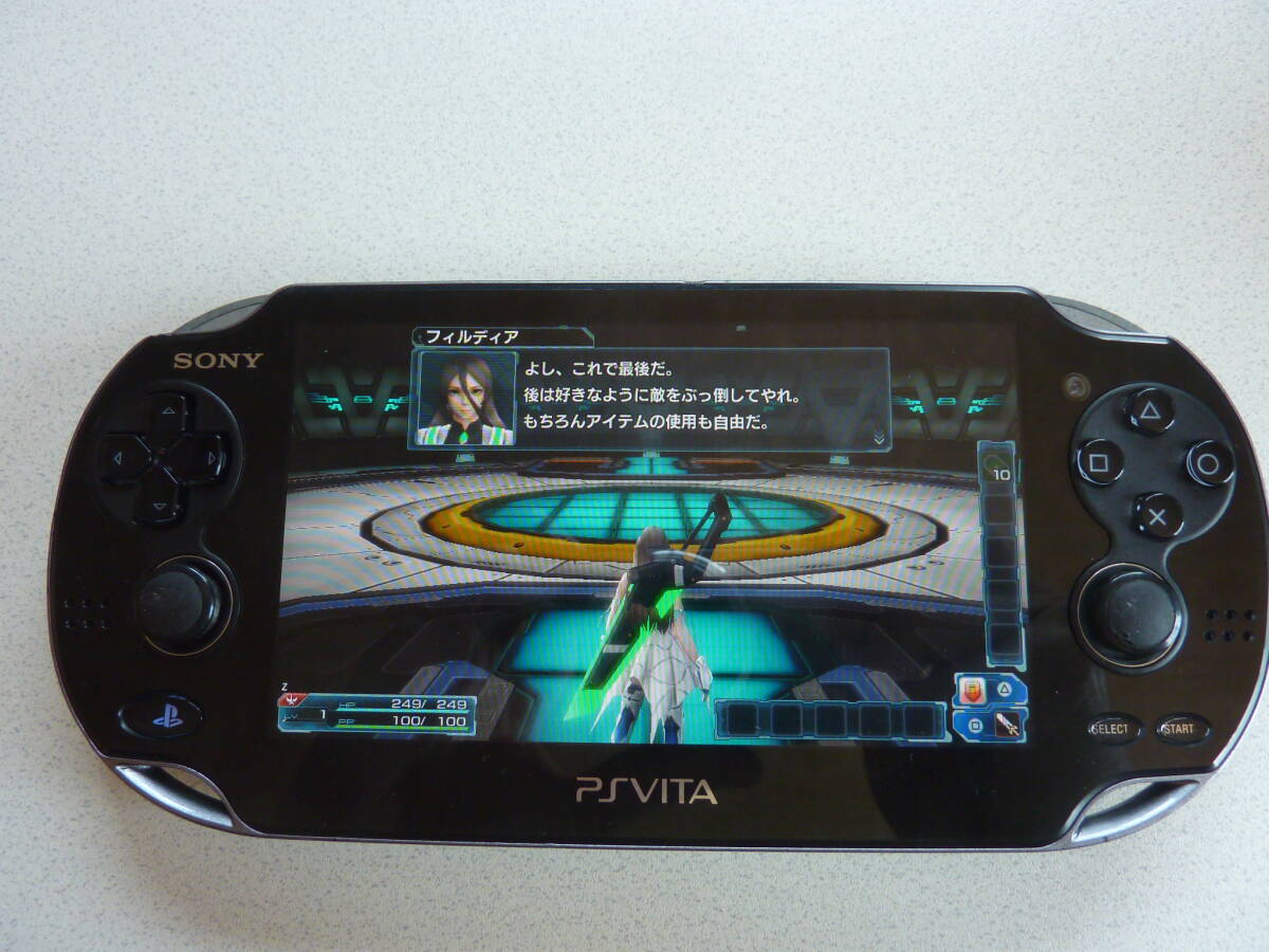  PlayStation Vita 3G/Wi-Fiモデル クリスタル・ブラック 限定版 PCH-1100（FW3.74） 本体のみの簡易動作確認済みのジャンク扱い品です。_ゲーム起動しました