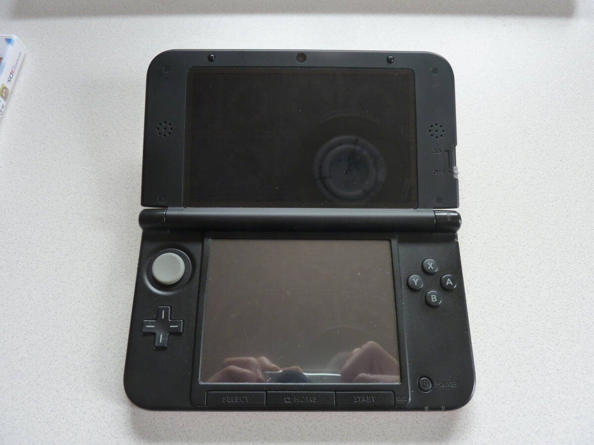 希少品 FW11.13.0-45J 任天堂 3DS LL Newスーパーマリオブラザーズ2 SDカード（4GB）と充電器付の動作認済みジャンク扱い品です_画像3