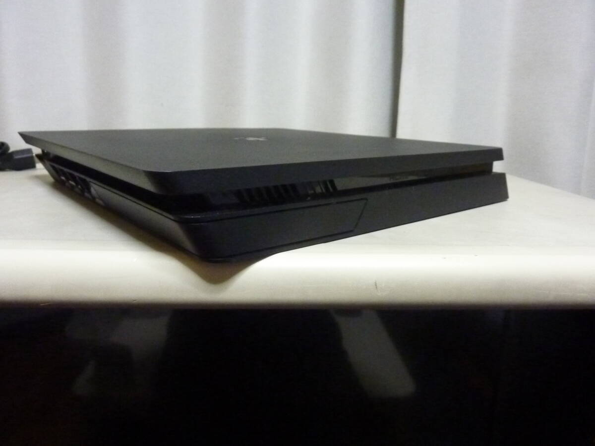 PlayStation4 PS4 ジェット・ブラック（CUH-2000A 500GBモデル) 本体と付属品等付き 動作確認済みのジャンク扱い品です！_画像6