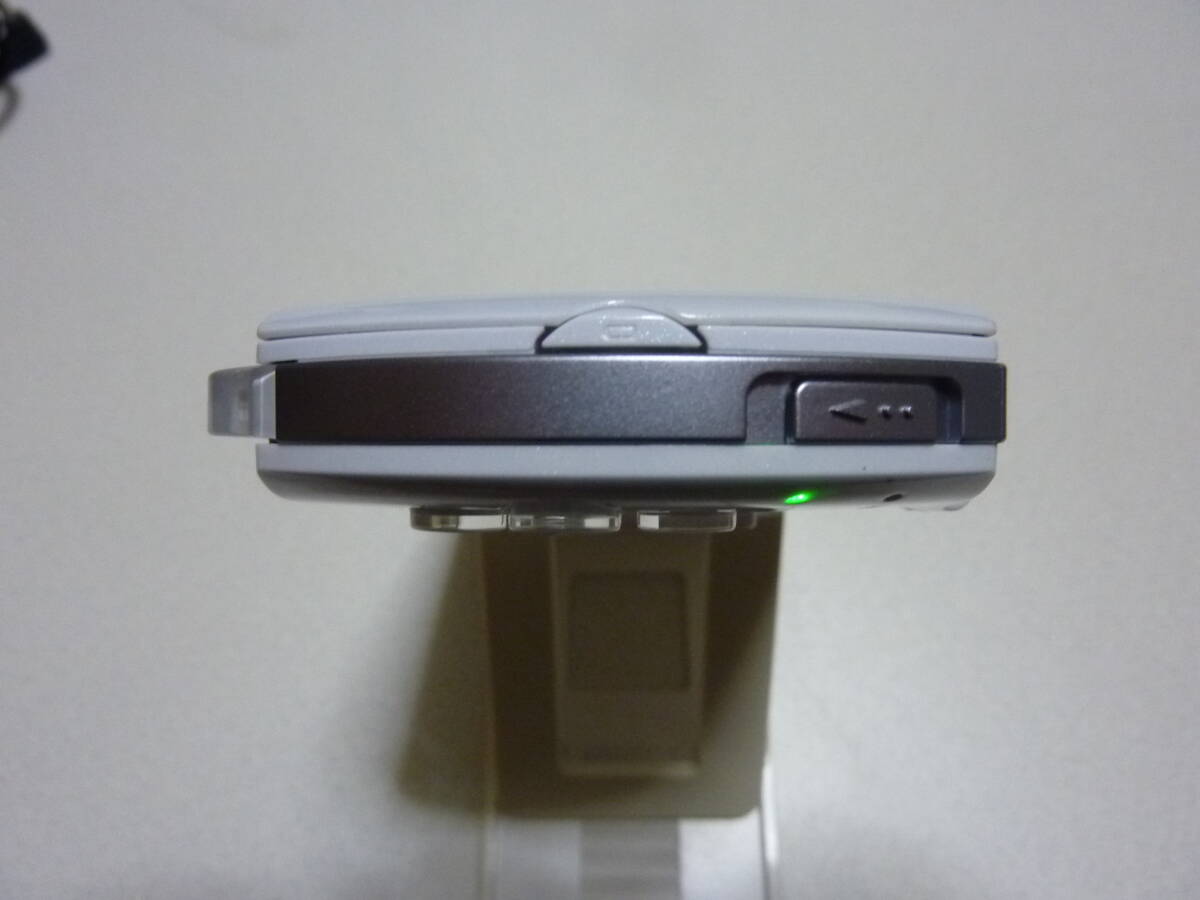 PlayStationPortable PSP-3000 パール・ホワイト 本体とメモリースティック４GBとACアダプター付き 動作確認済の割と奇麗なジャンク扱い品_画像7