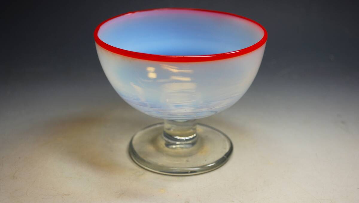 ◆大正～昭和初期 赤縁乳白椀型氷コップ 二客 口径約１０cm の画像3