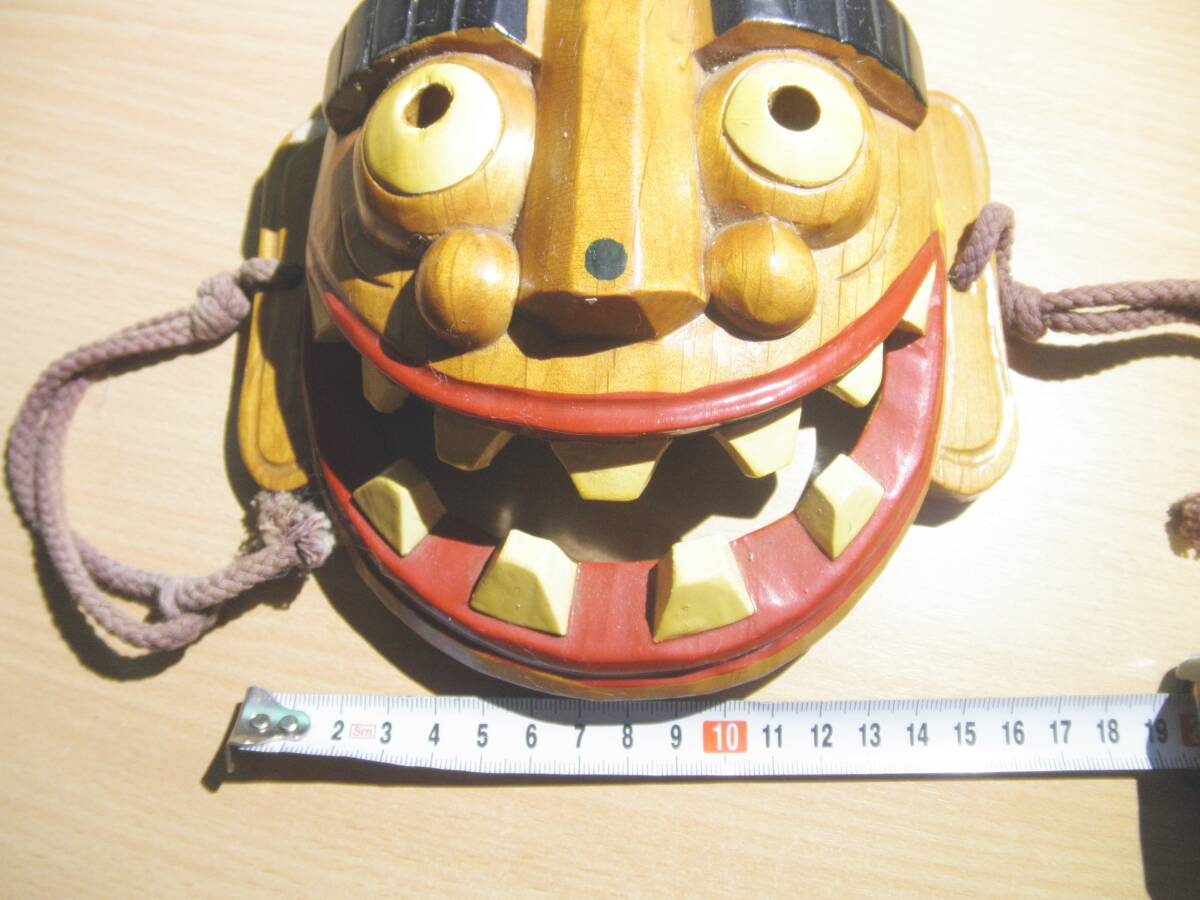  wooden mask ( folkcraft goods ) scratch * dirt equipped * hook rust 