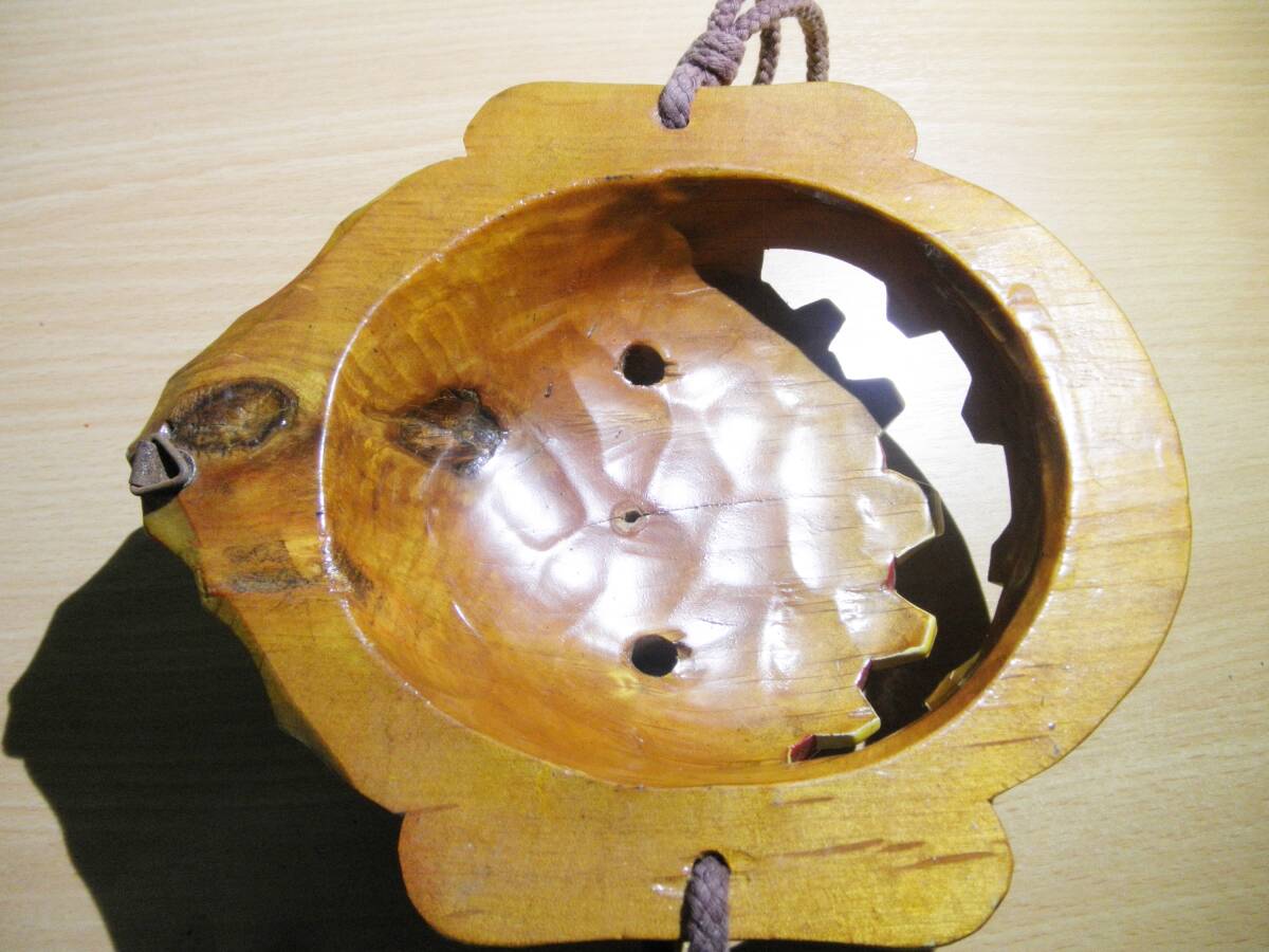  wooden mask ( folkcraft goods ) scratch * dirt equipped * hook rust 