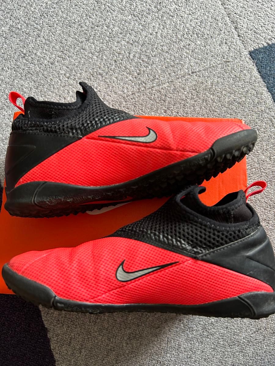 ナイキ NIKE トレーニングシューズ サッカー 紐なし 20センチ ナイキ NIKE トレーニングシューズ サッカー 紐なし 20センチ