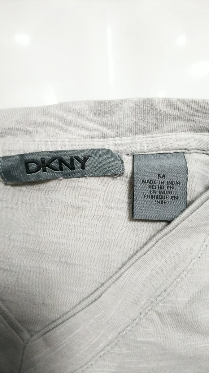 DKNY(ダナキャランニューヨーク)の長袖Ｔシャツ、ロングＴシャツ