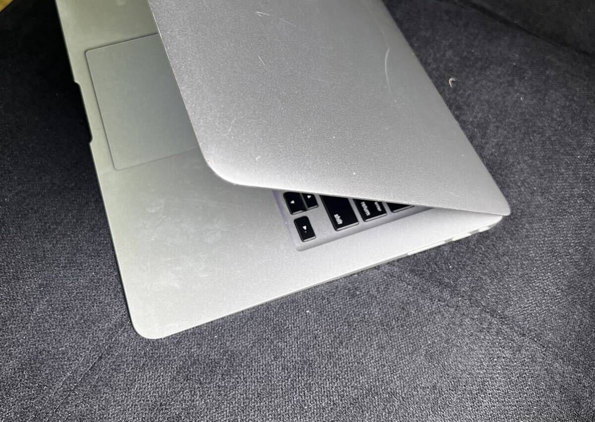 【動作OK・充電器付き♪〜】MacBook Air (13-inch, Early 2015) i5（1.6GHz）/ メモリ4GB / SSD 128GB / 458回（正常） 英字キーボード仕様の画像5