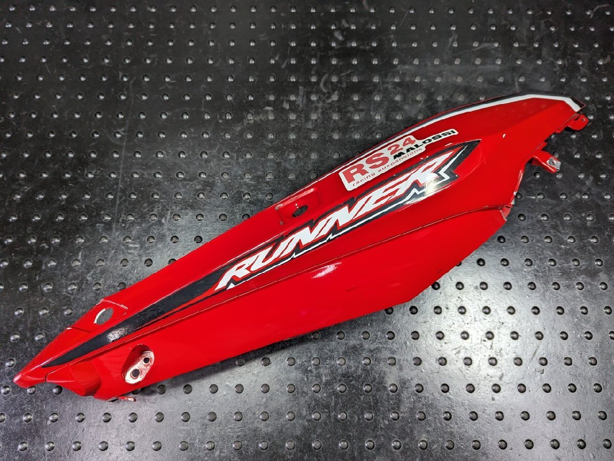 ■ジレラ ランナー ST200 純正 シートカウル 右 テールカウル 検索 VXR200 ST125 RST200 RUNNER [R060518]_画像1