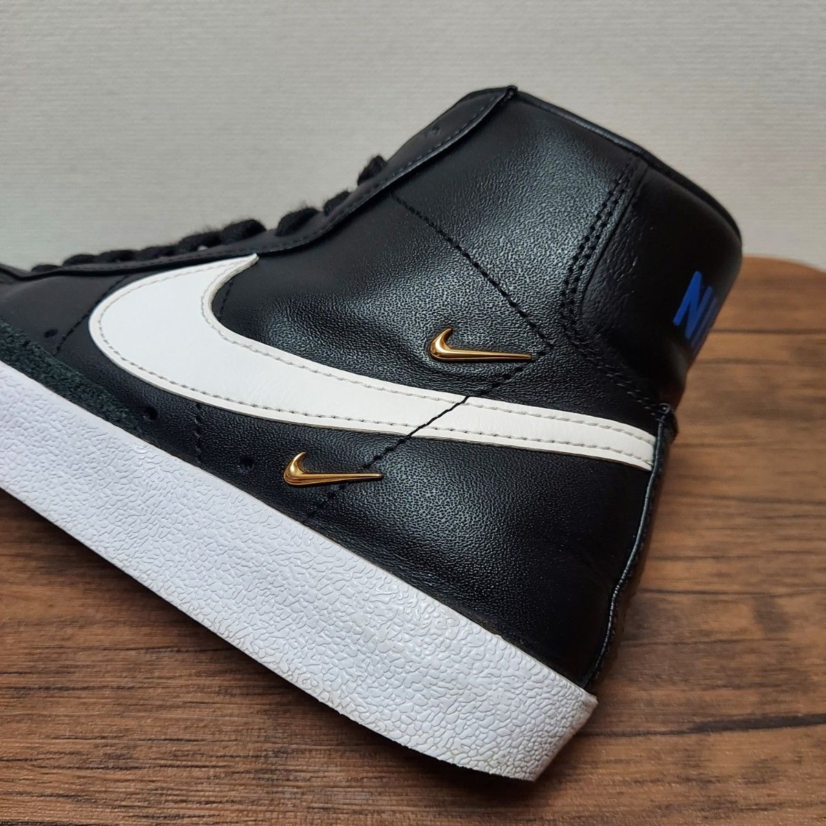 NIKE　ナイキ　ブレーザー ミッド 77 SE　ウィメンズ　23.5cm