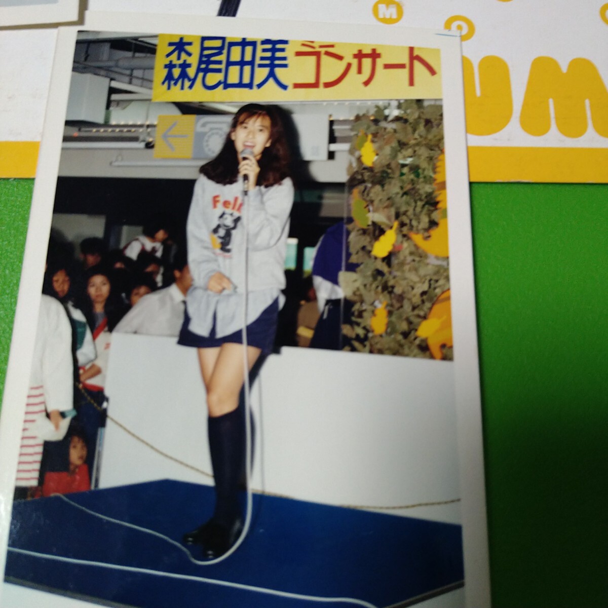 森尾由美　直筆サイン色紙　生写真5枚　レア　80年代アイドル_画像3