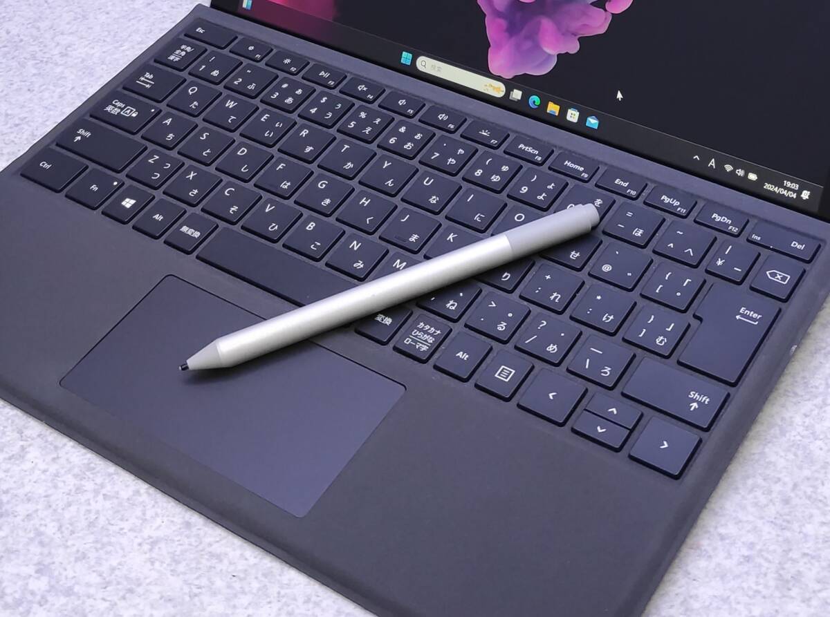 Core i7搭載 大人気Windowsタブレット Microsoft Surface Pro6 1796 シルバー タイプカバー＆SurfacePenセット Windows11の画像3