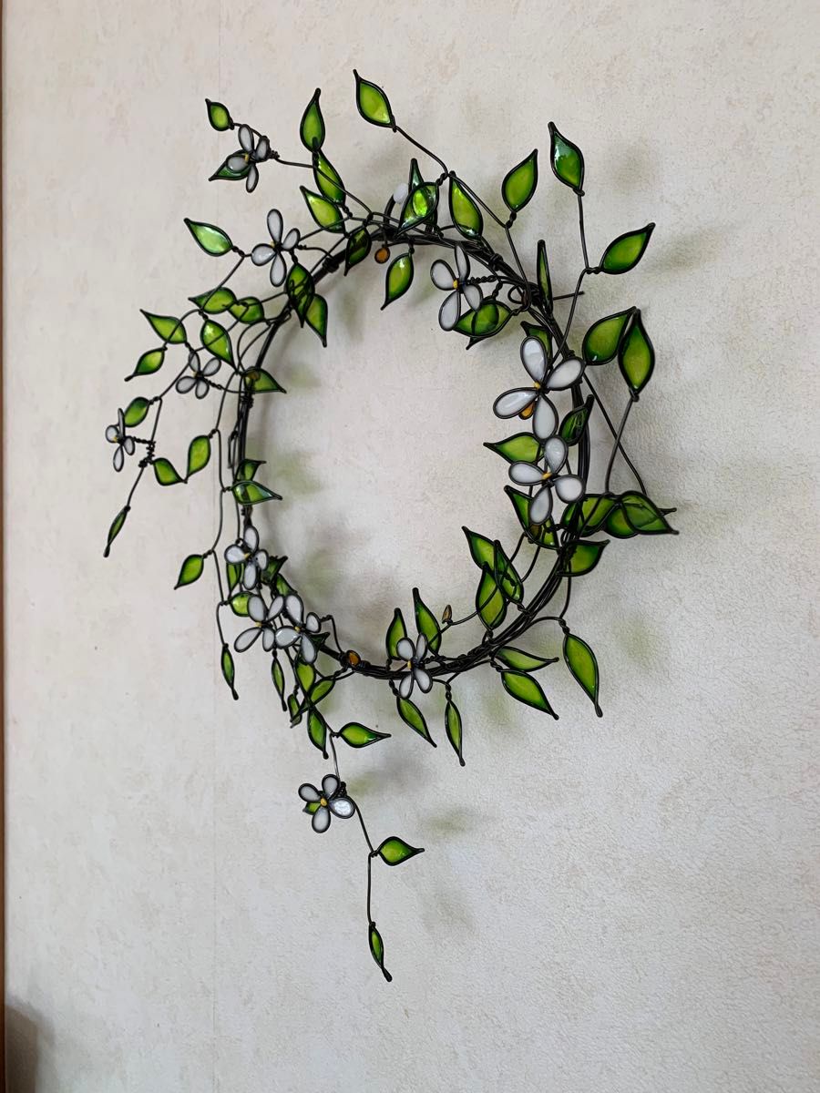 グリーンと小花のリース　ワイヤークラフト　ワイヤーアート　ディップアート　壁飾り