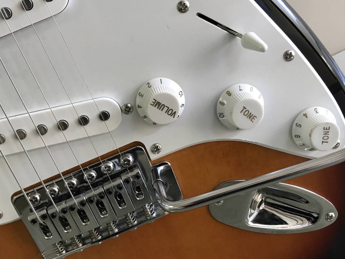 Squier スクワイア by Fender フェンダー BULLET STRAT バレット ストラト エレキギター 弦楽器 楽器 音楽 演奏 器材 趣味 コレクター _画像6