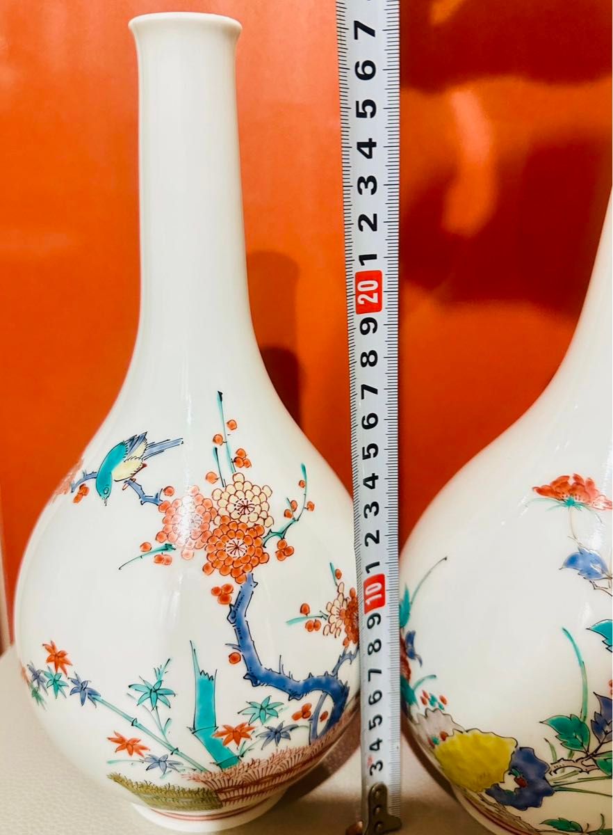  人間国宝十四代酒井田柿右衛門 美品花瓶2個セット高さ約27Cm鳥文花瓶と牡丹