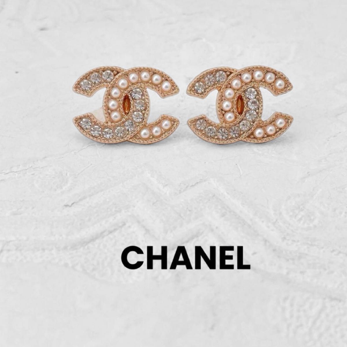 【CHANEL】ヴィンテージ　ボタン　ピアス　ゴールド　ビジュー　パール