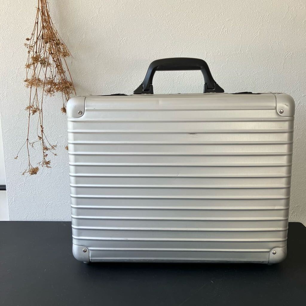 * rare goods [ Germany made ]RIMOWA Rimowa attache case / aluminium duralumin case / document bag / business / records out of production / multifunction storage 