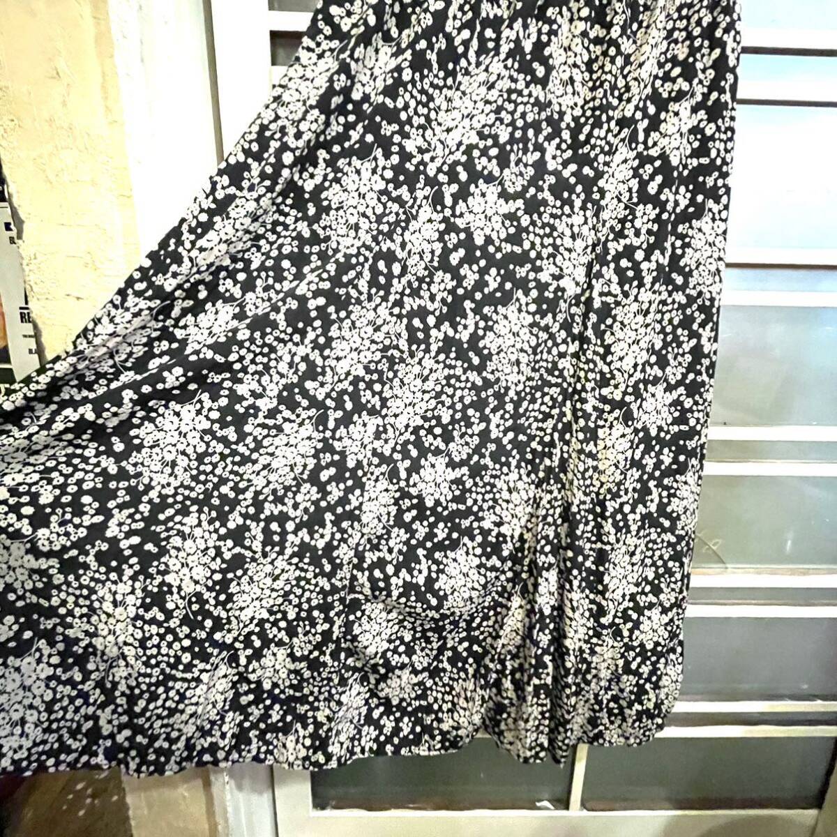 ロングスカート cepo 花柄 ブラック フレア ウエストゴム k2405032_画像2