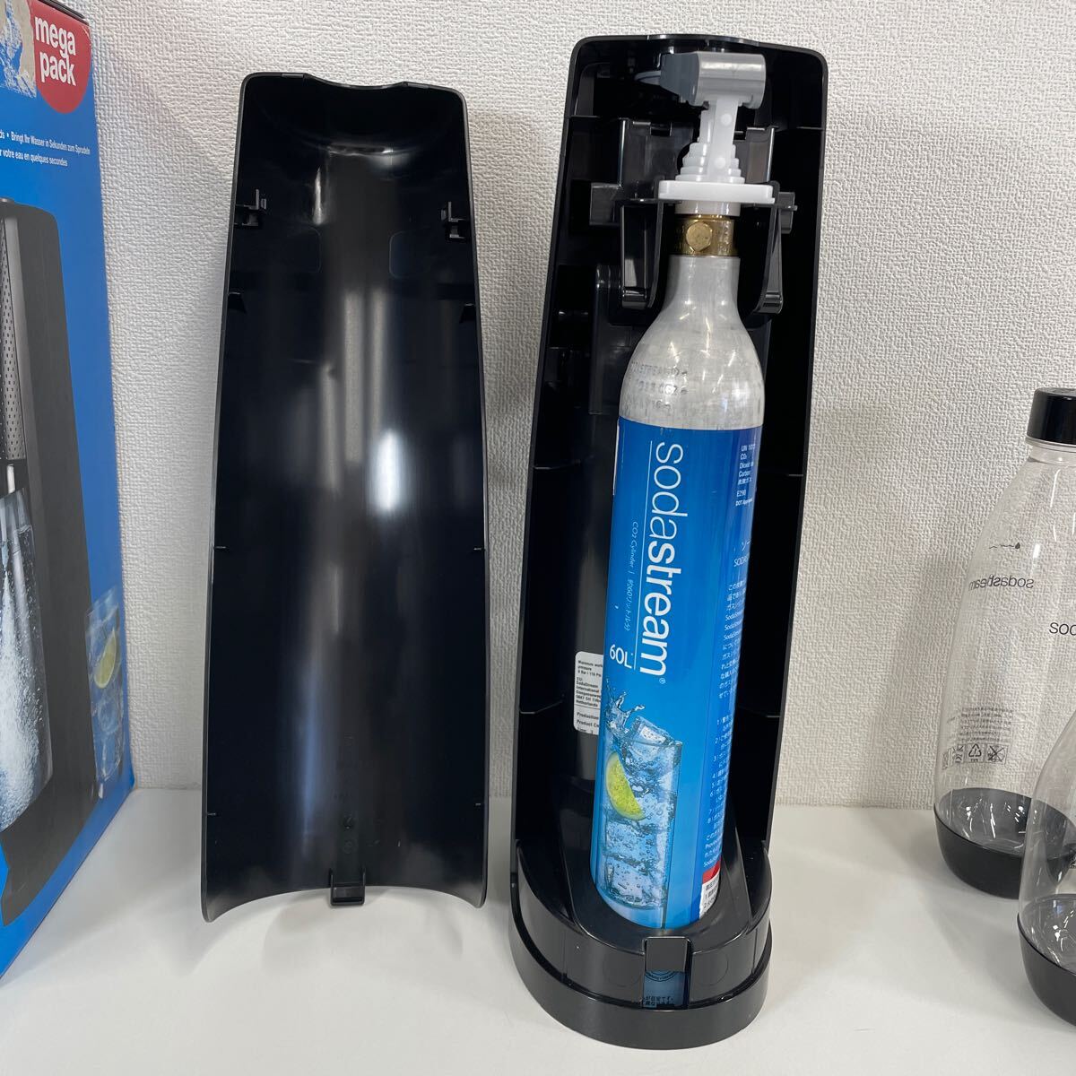 G* sodastream soda Stream Spirit Spirit стартер комплект черный mega упаковка изменение бутылка имеется газированная вода капли воды загрязнения есть 